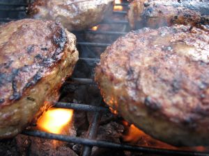 Burger auf dem Barbecue